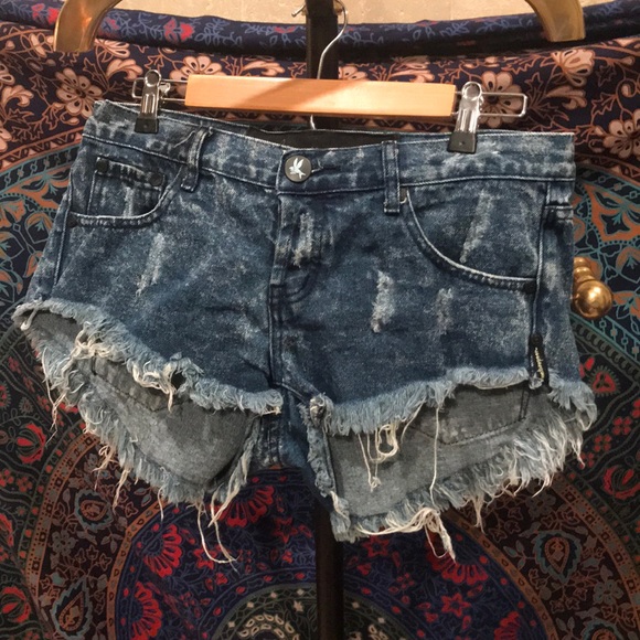 One Teaspoon Pants - NWOT One Teaspoon Bonita Shorts Sz 27